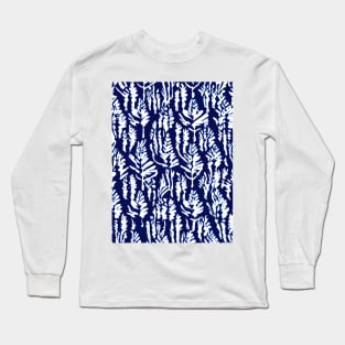 Blue and Navy Floral brush strokes pattern background Long Sleeve T-Shirt